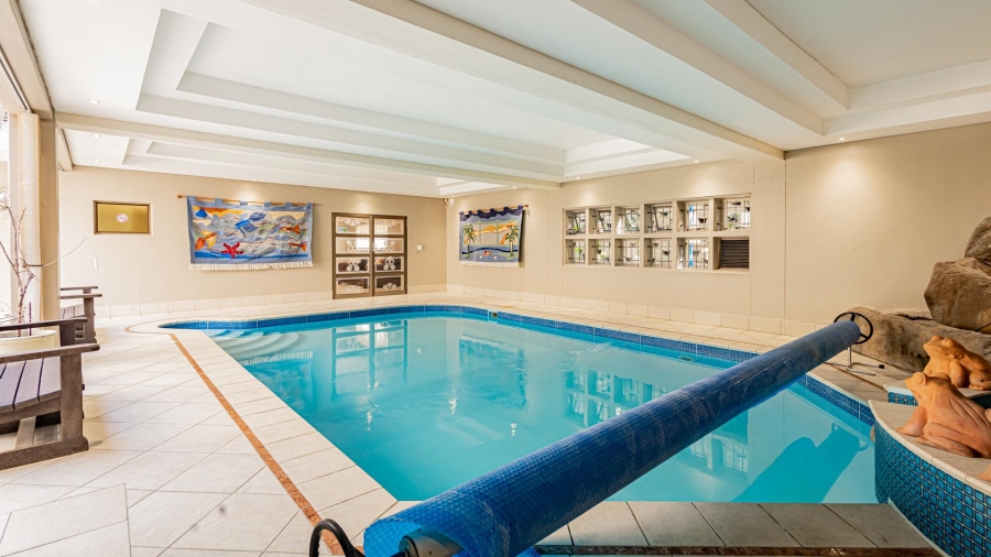 7 Bedroom Property for Sale in Plattekloof Western Cape